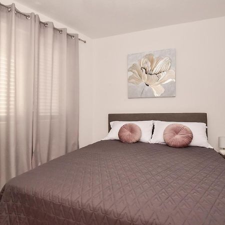 Apartman Luka Igrane Buitenkant foto