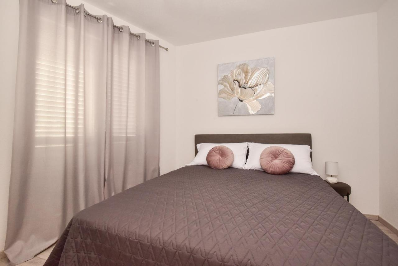 Apartman Luka Igrane Buitenkant foto