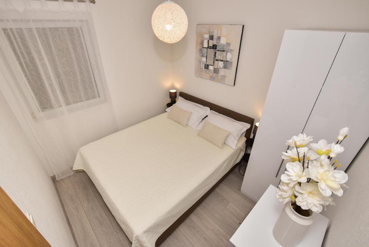Apartman Luka Igrane Buitenkant foto