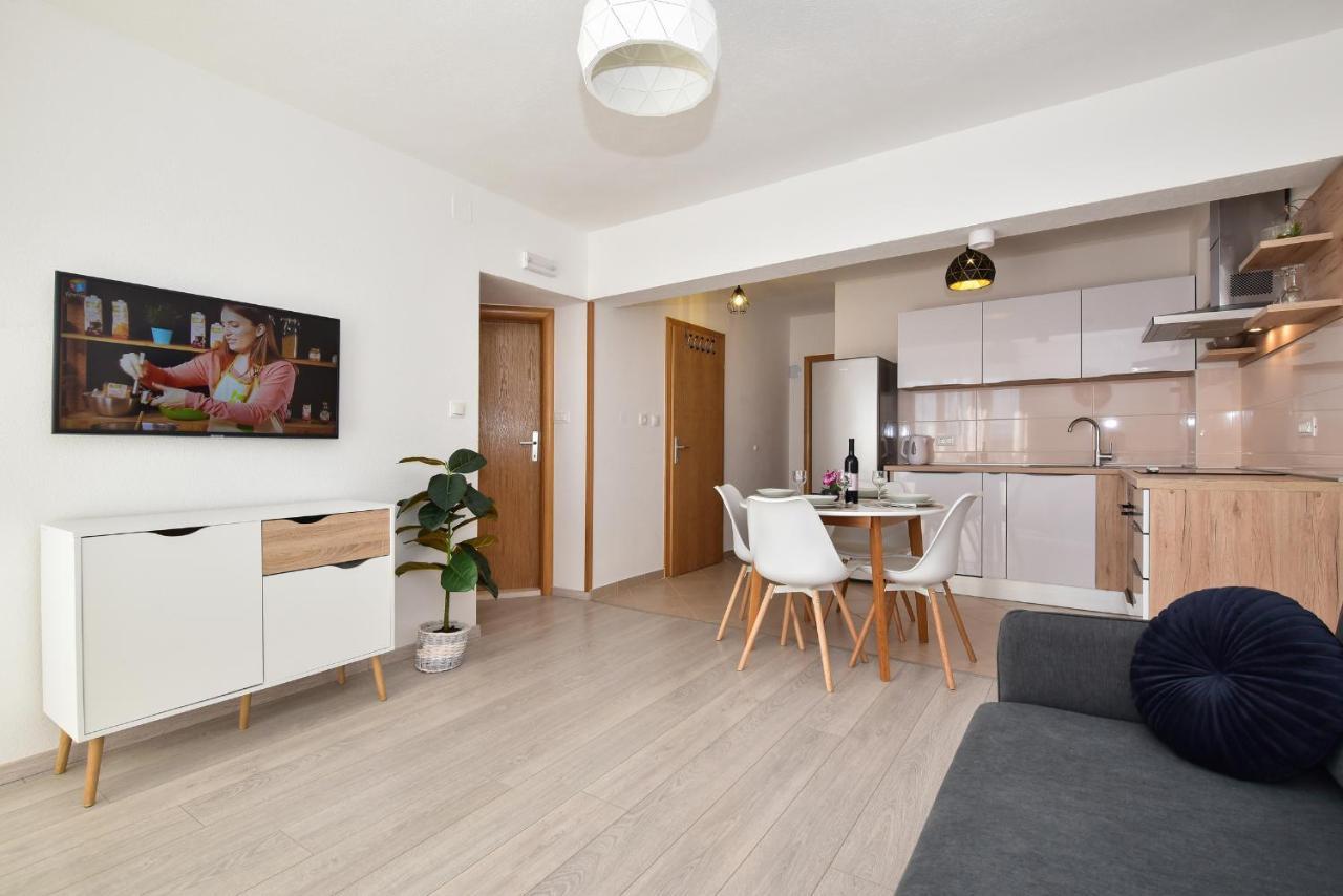 Apartman Luka Igrane Buitenkant foto